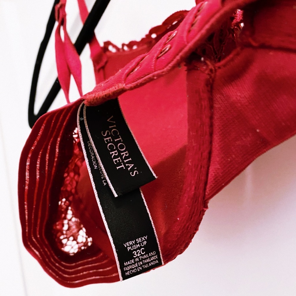 VICTORIA’S SECRET very sexy bra - Picture 6 of 7